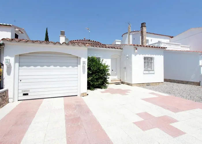 Leon Inmo Franca - 10049 Villa