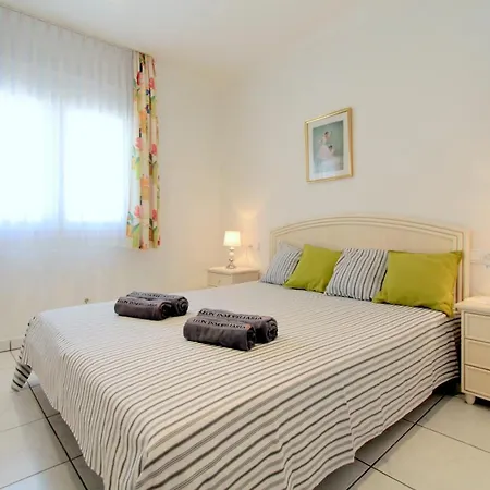 Leon Inmo Franca - 10049 Villa